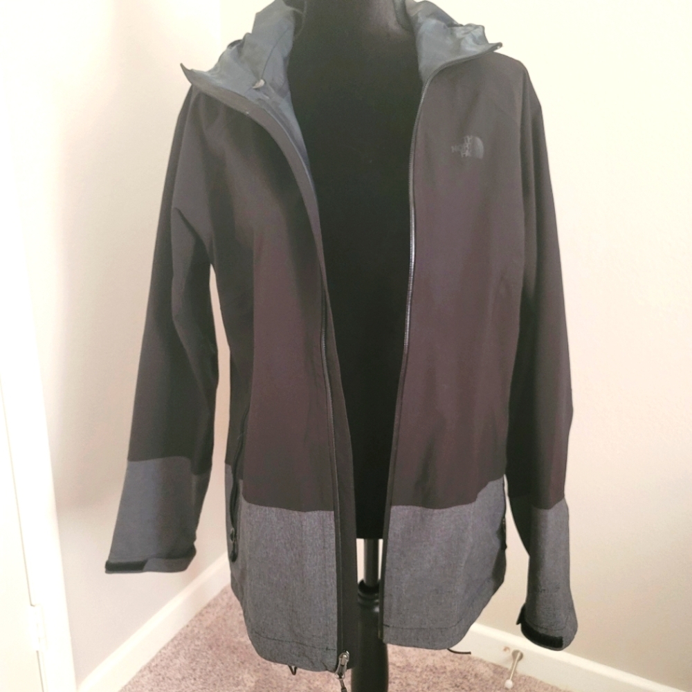 The North Face | Rain Jacket